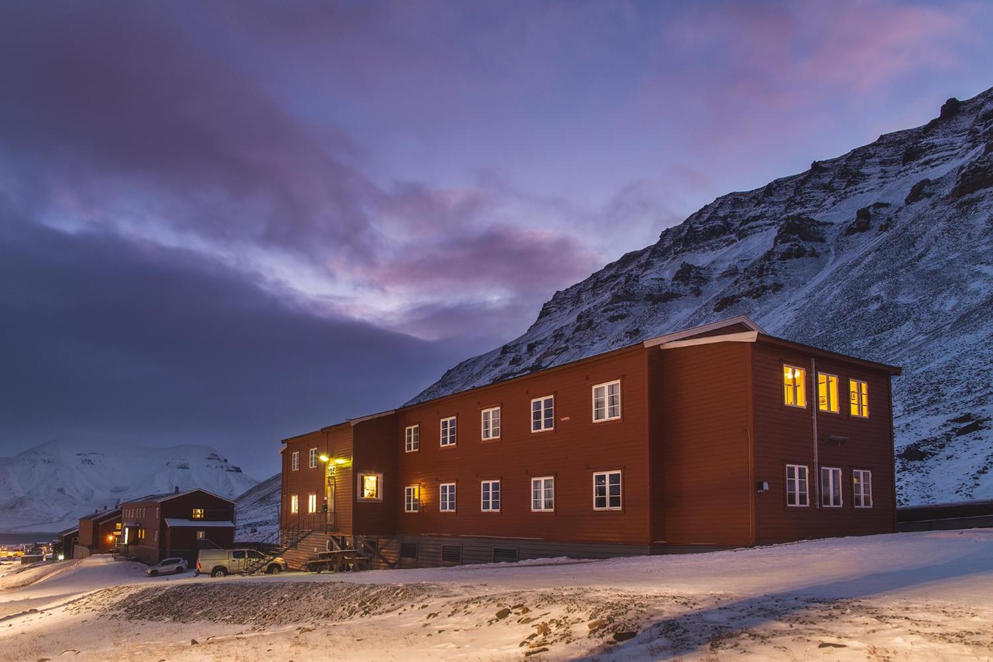 Gjestehuset 102 Longyearbyen Kültér fotó