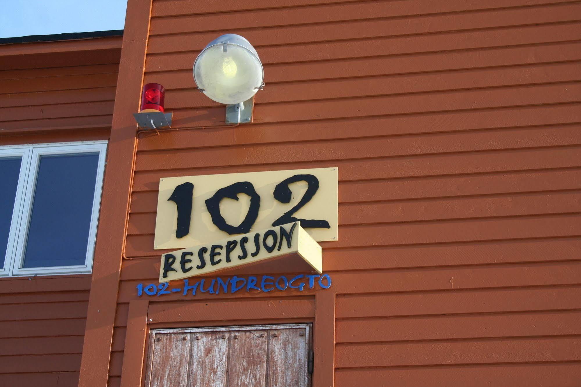 Gjestehuset 102 Longyearbyen Kültér fotó